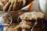 Subway Copycat Oatmeal Raisin Cookies | Eggless Oatmeal & Whole Wheat Cookies